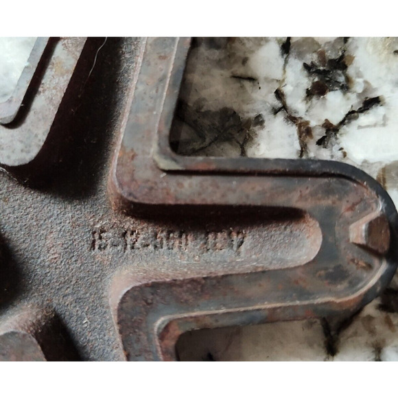 Bosch Thermador Range Star Burner Cap Part # 15-12-560 - Picture 3 of 3